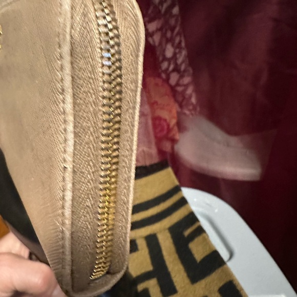 Prada long wallet in excellent condition. Beautiful blush color. - Picture 3 of 7